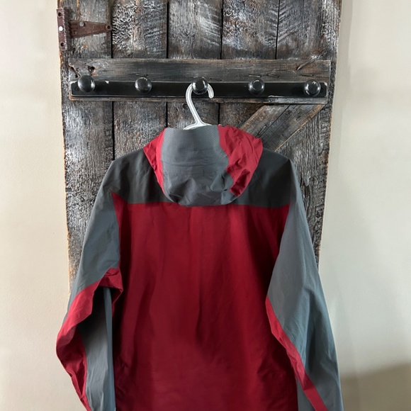 Mens Far West Full Zipper Light Jacket w/Hood Burgundy & Grey - Size Medium - Picture 2 of 3